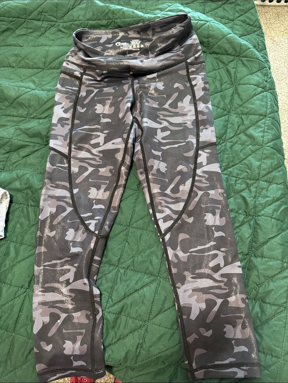 ZYIA Gray & Black Camo Cropped Leggings